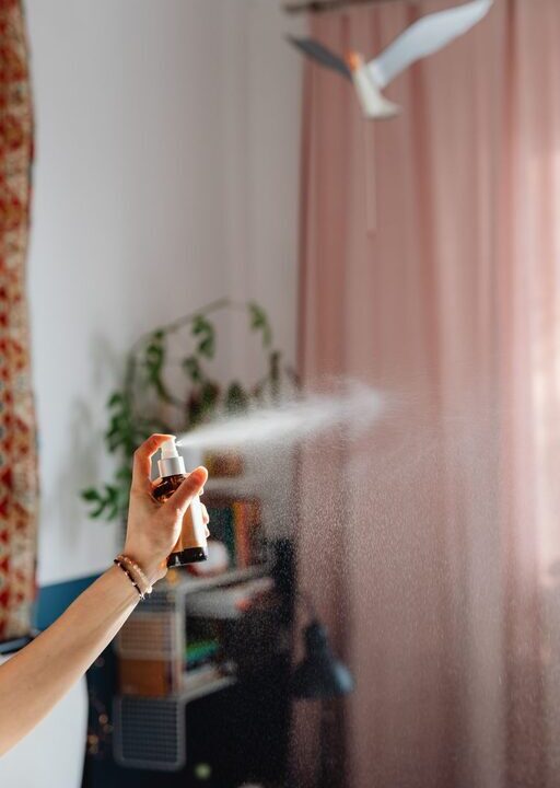 Domowe sposoby na odświeżenie tekstyliów między praniami